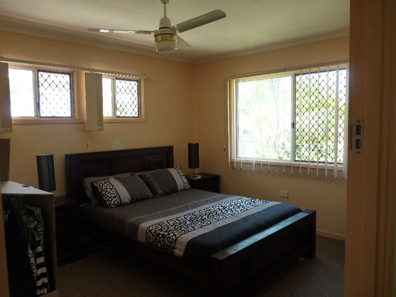 10 James St, Oakey QLD 4401