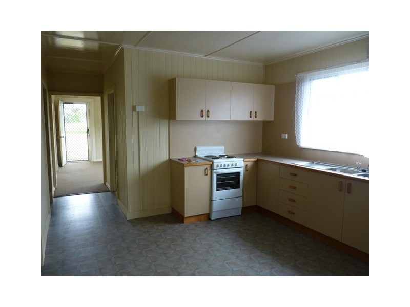 239 Bridge Street, Oakey QLD 4401