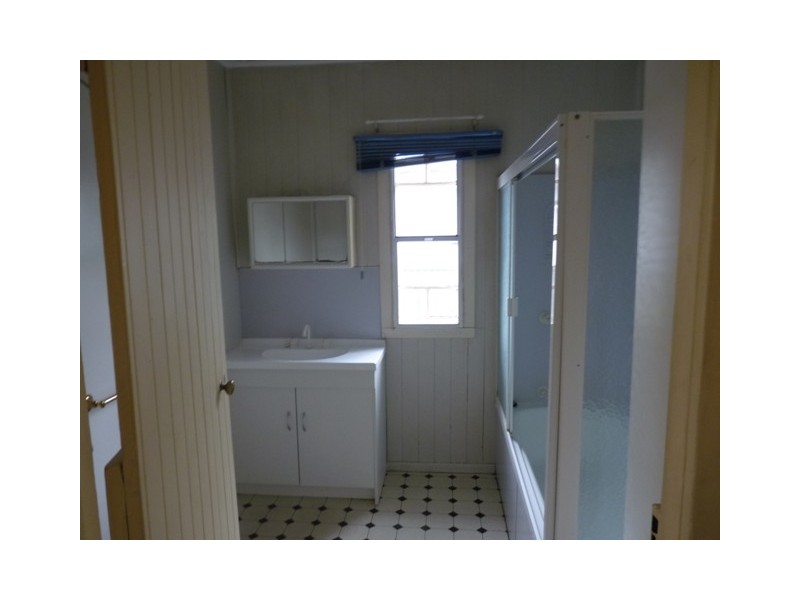 239 Bridge Street, Oakey QLD 4401