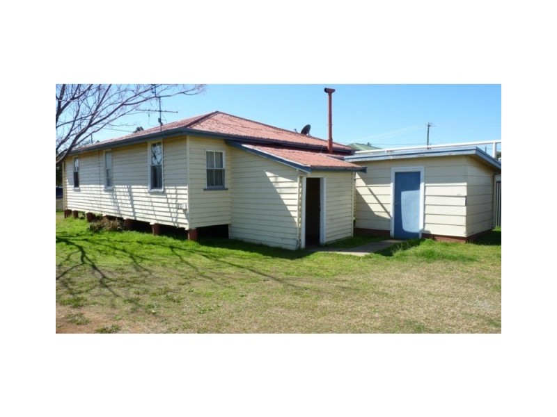 239 Bridge Street, Oakey QLD 4401