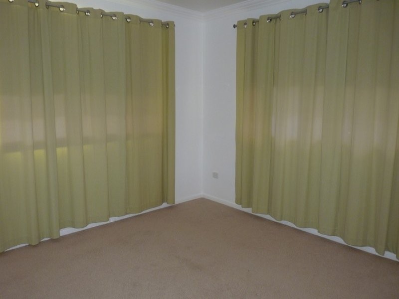 35 Desmond Lane, Oakey QLD 4401