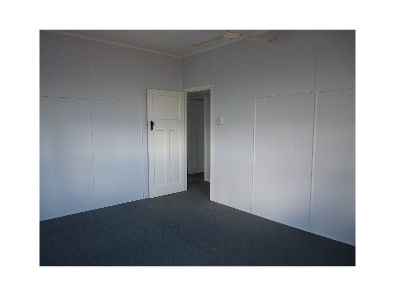 62 Beale Street, Oakey QLD 4401
