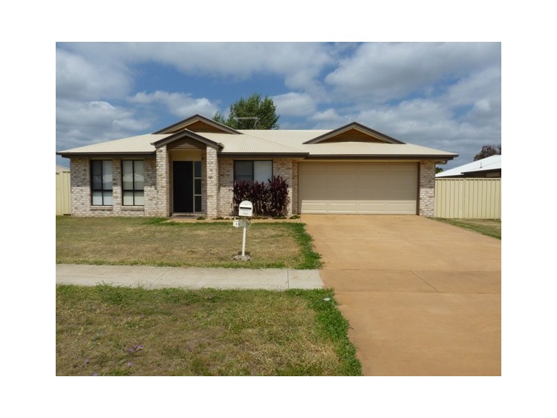 23 Berghofer Drive, Oakey QLD 4401