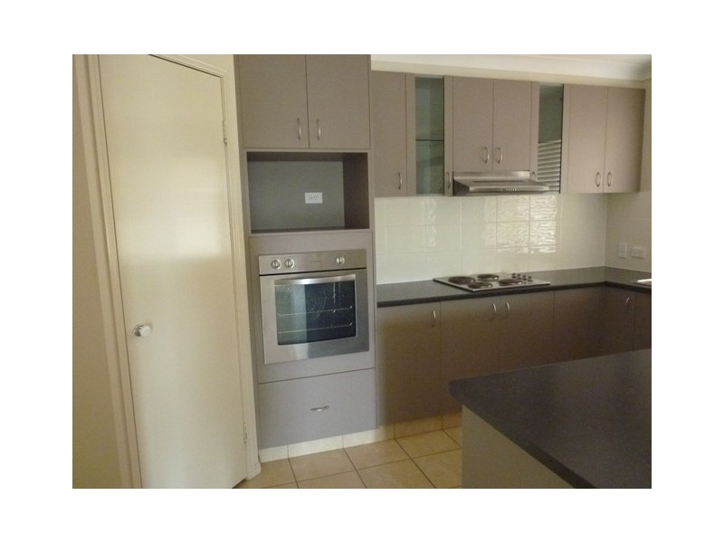 23 Berghofer Drive, Oakey QLD 4401