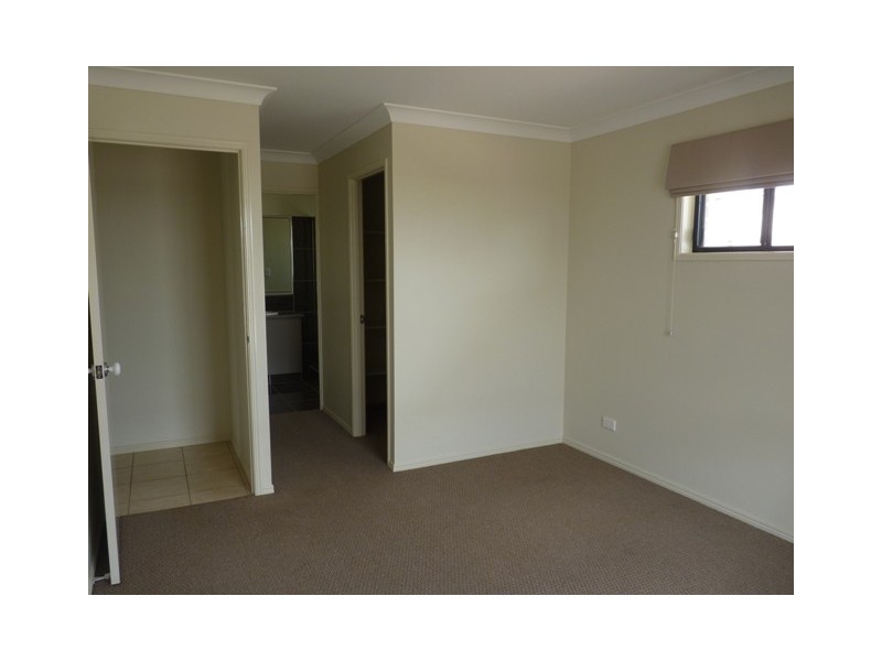 23 Berghofer Drive, Oakey QLD 4401