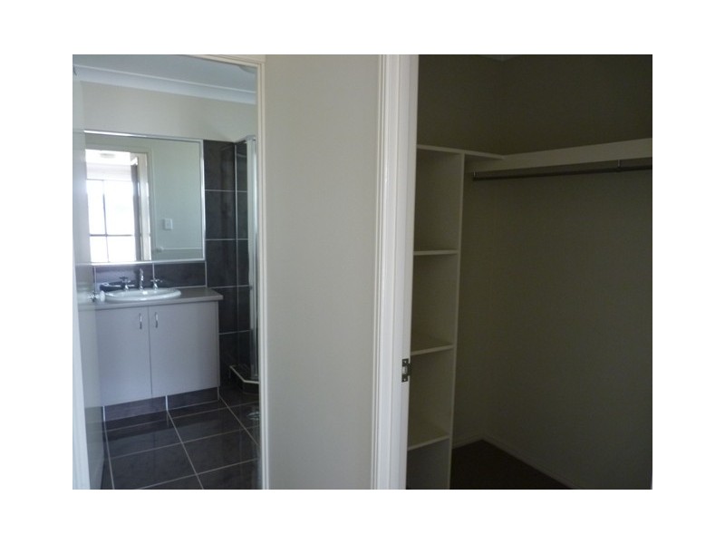 23 Berghofer Drive, Oakey QLD 4401