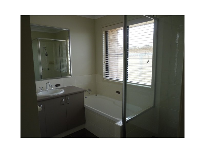 23 Berghofer Drive, Oakey QLD 4401