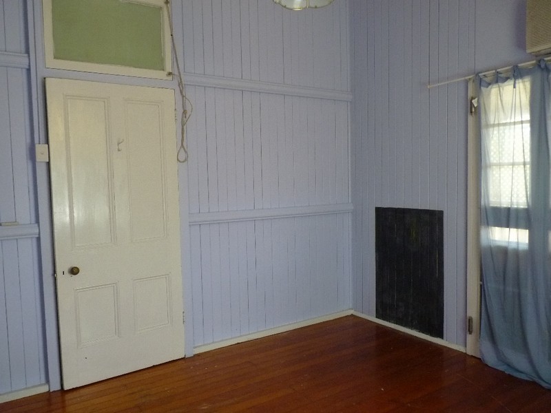 10 Station Street, Jondaryan QLD 4403