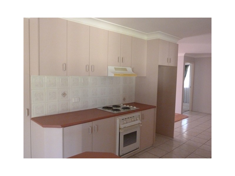 9 Voll Avenue, Oakey QLD 4401