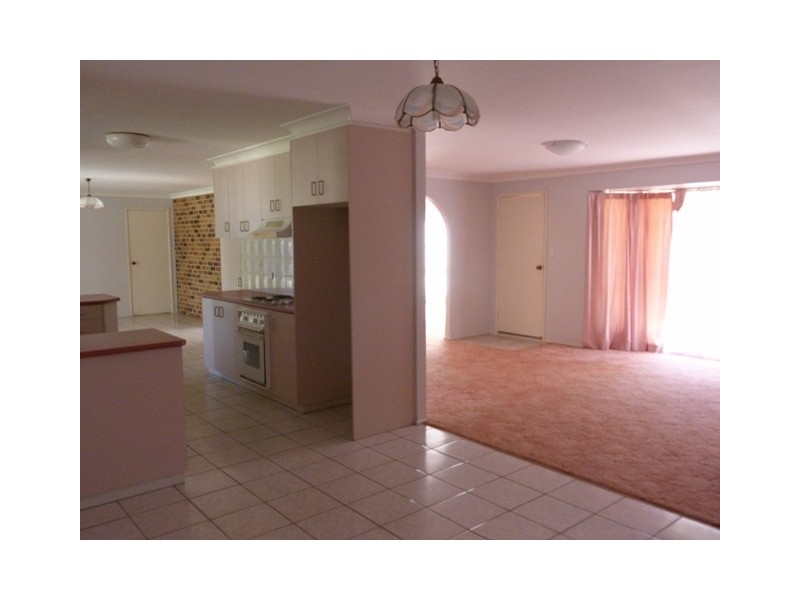 9 Voll Avenue, Oakey QLD 4401