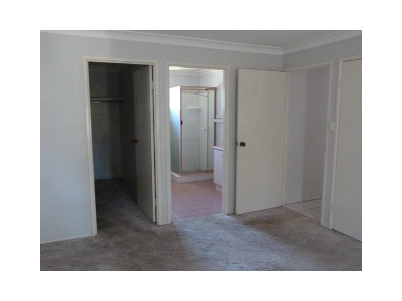 9 Voll Avenue, Oakey QLD 4401