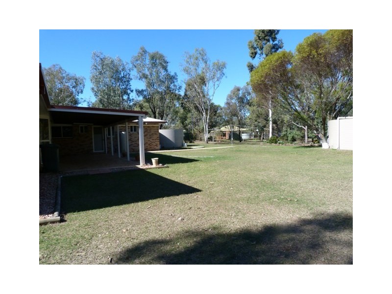 9 Voll Avenue, Oakey QLD 4401