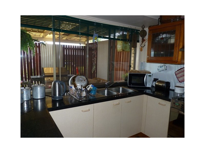 16 Cooper Avenue, Oakey QLD 4401