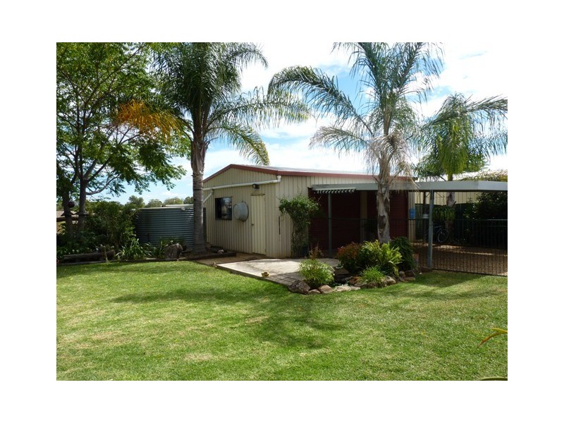 16 Cooper Avenue, Oakey QLD 4401