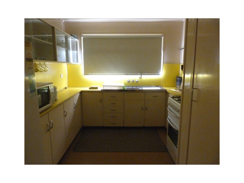 8 King Street, Oakey QLD 4401