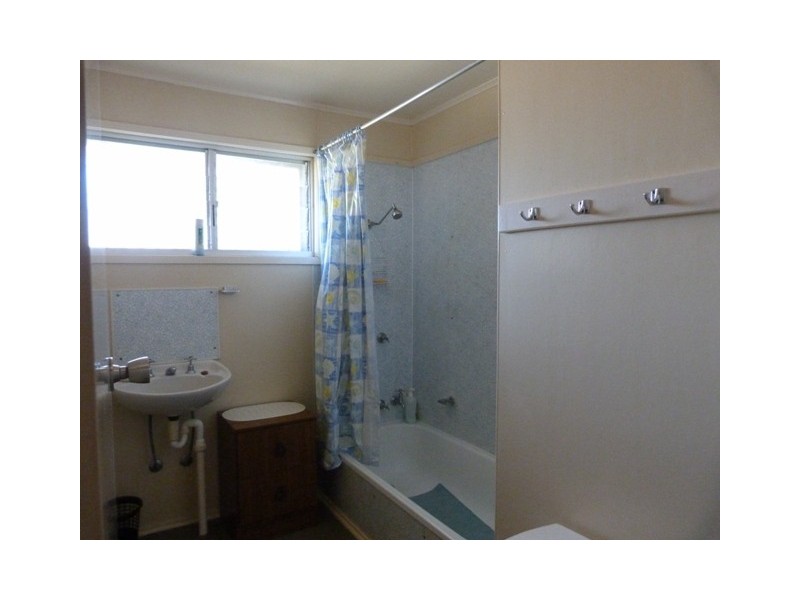 8 King Street, Oakey QLD 4401