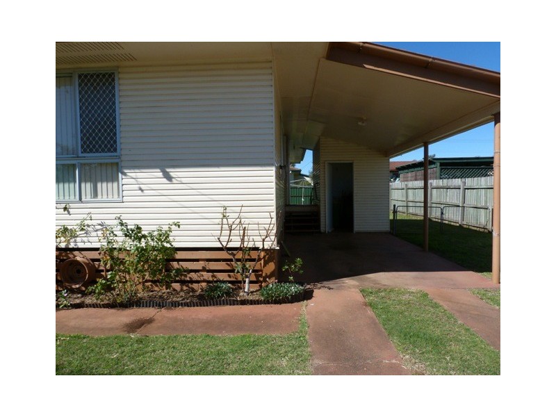 8 King Street, Oakey QLD 4401