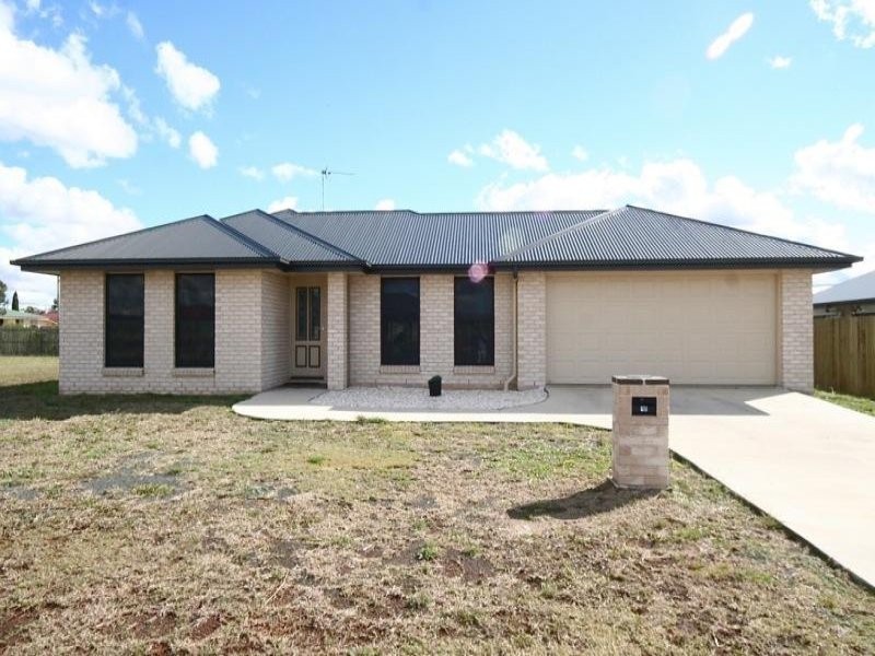 18 Murray Street, Oakey QLD 4401