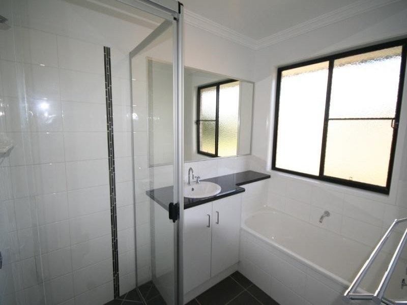 18 Murray Street, Oakey QLD 4401