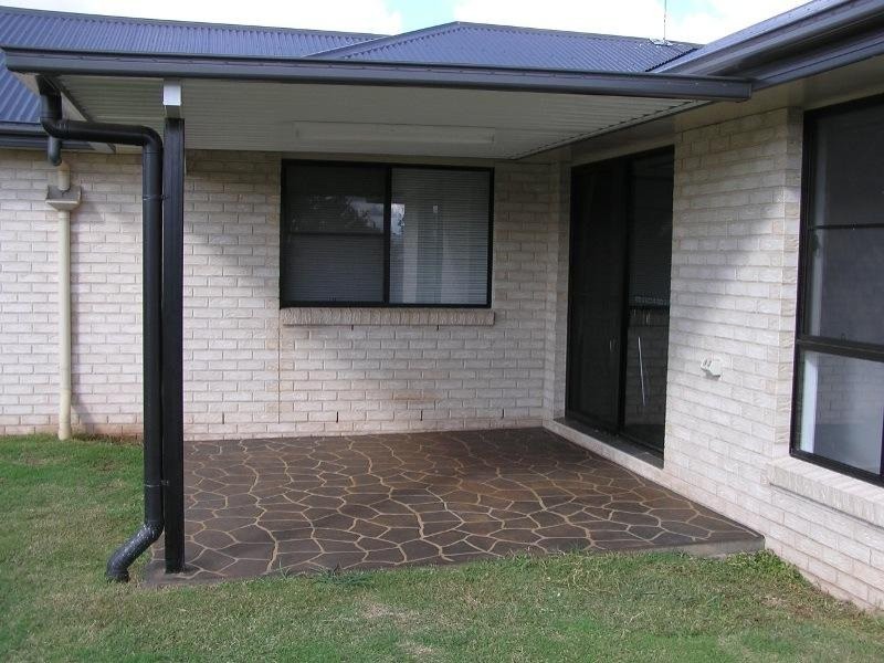 18 Murray Street, Oakey QLD 4401