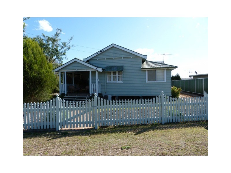 2 York Street, Oakey QLD 4401