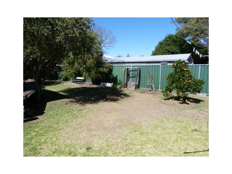 2 York Street, Oakey QLD 4401