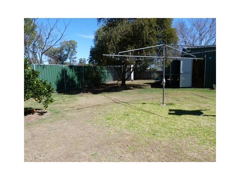 2 York Street, Oakey QLD 4401