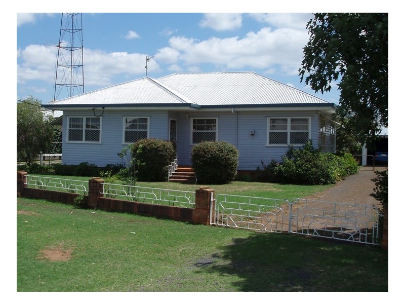 14 McDonald Street, Oakey QLD 4401
