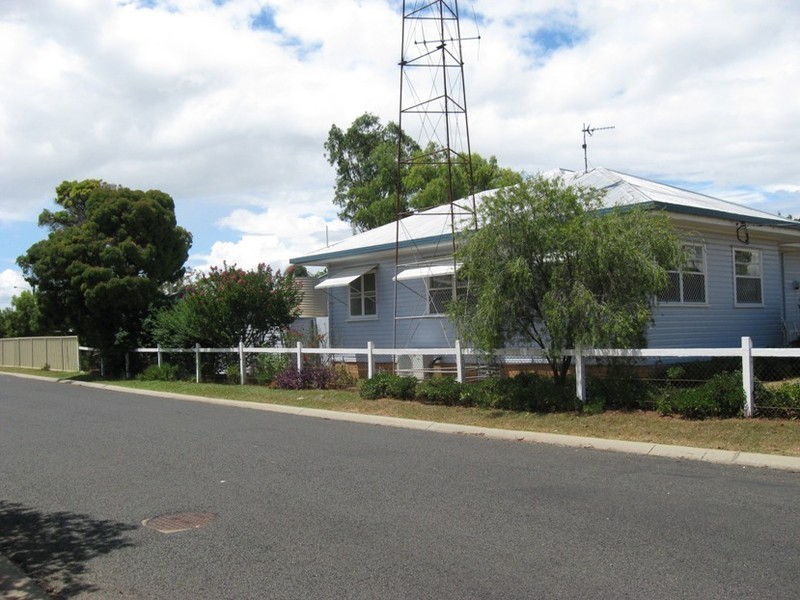 14 McDonald Street, Oakey QLD 4401