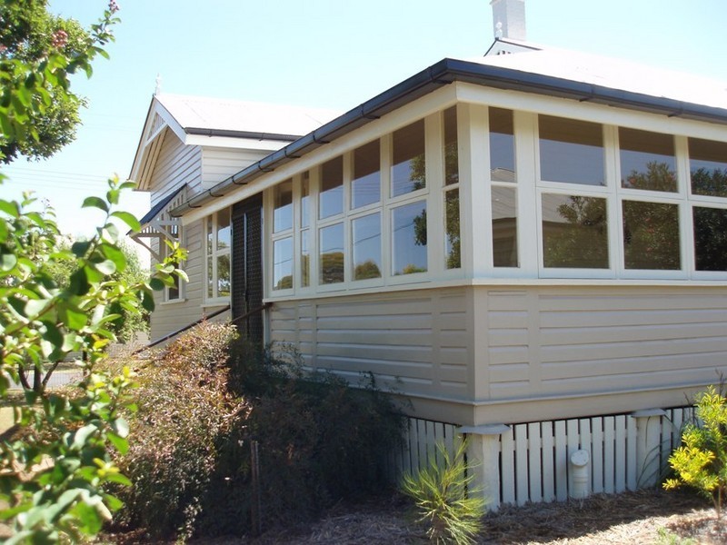 12 Cherry Street, Oakey QLD 4401