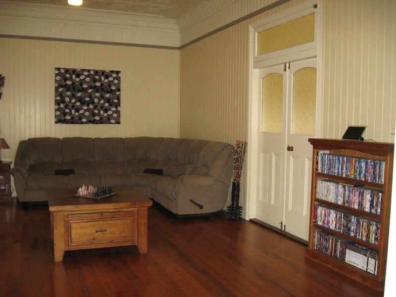 12 Cherry Street, Oakey QLD 4401