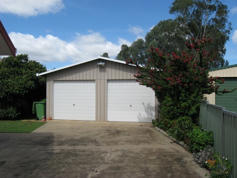 14 Wright Street, Oakey QLD 4401