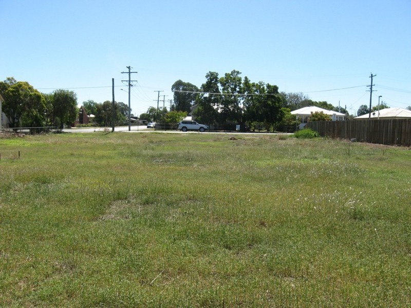 11 Cherry Street, Oakey QLD 4401