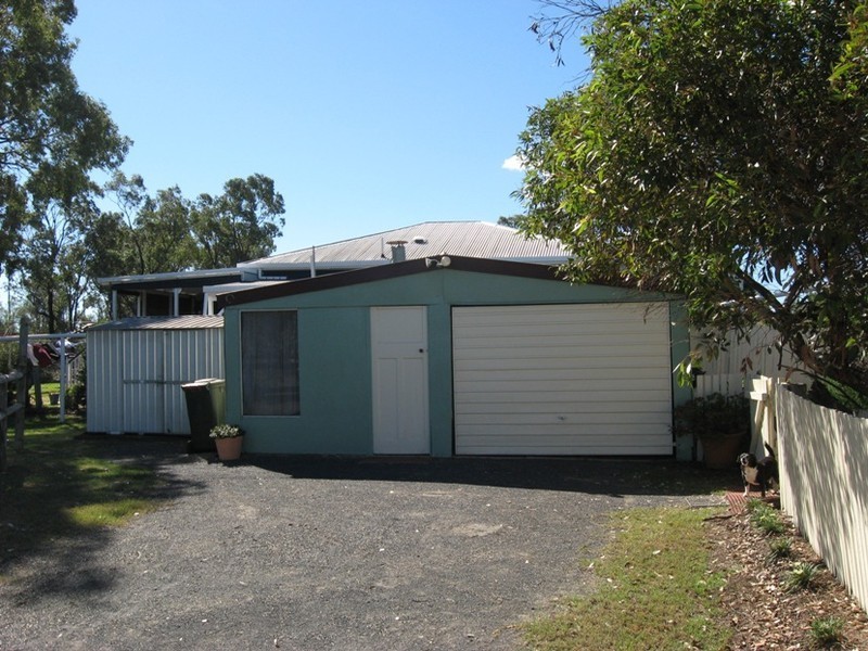 32  West Street, Oakey QLD 4401
