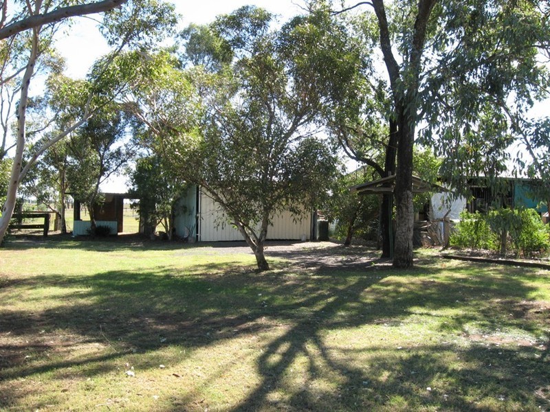 32  West Street, Oakey QLD 4401