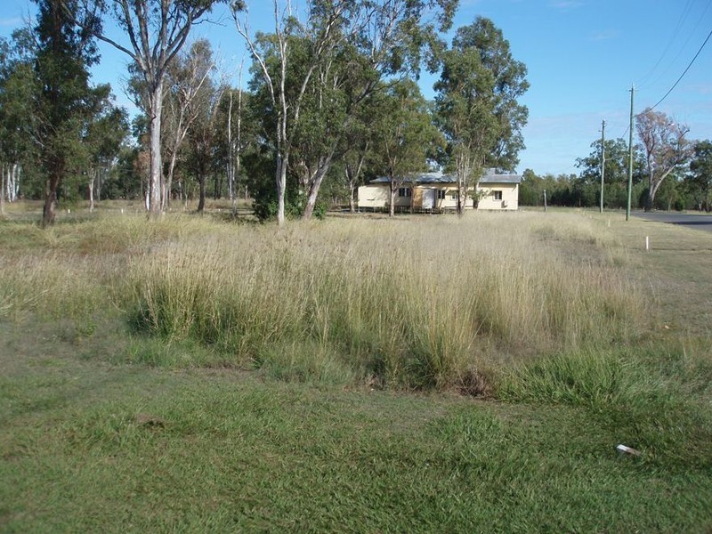 82 Cheetham Street, Cecil Plains QLD 4407