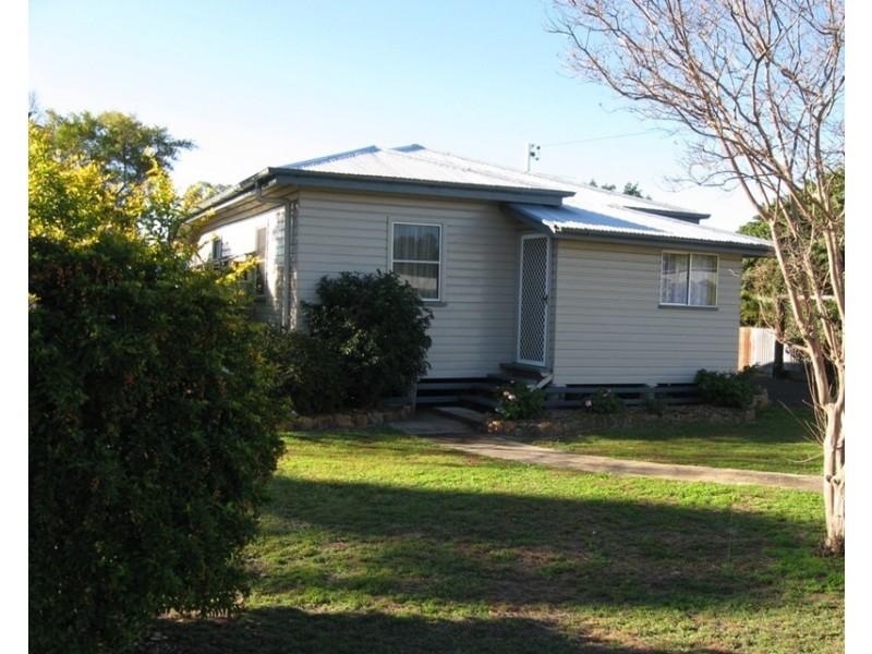 79 Geraghty Street, Cecil Plains QLD 4407