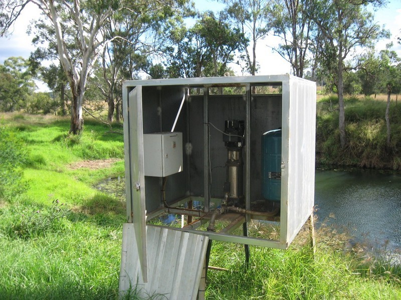 “Oakview” 137 New England H’way, Yarraman QLD 4614