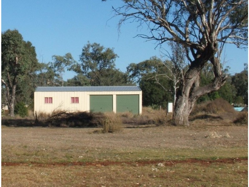 13 Langton Crescent, Oakey QLD 4401