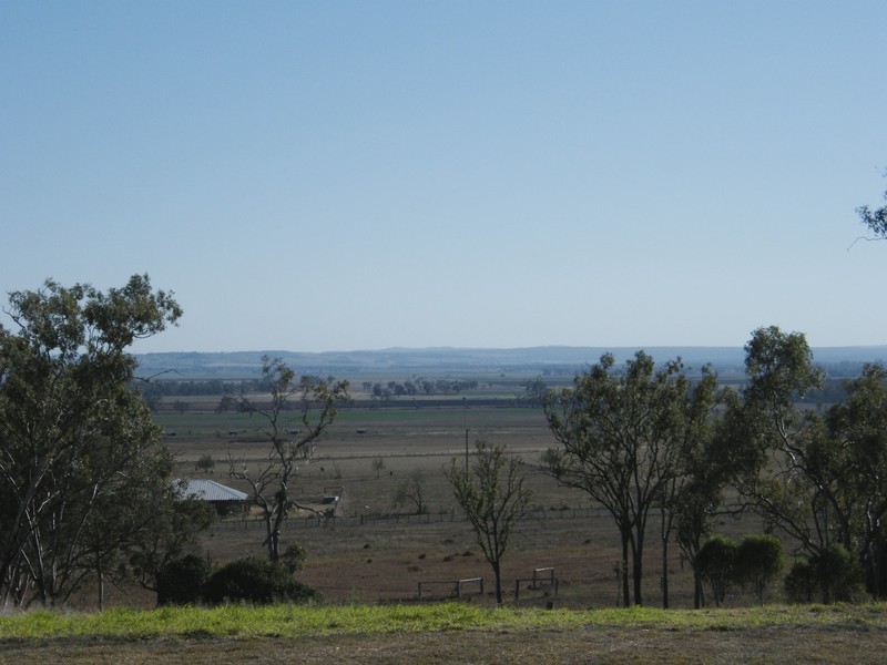 15 Sussex Dve, Oakey QLD 4401