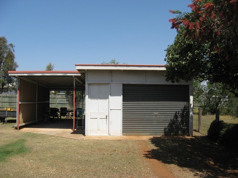 12 Aylmer Street, Oakey QLD 4401