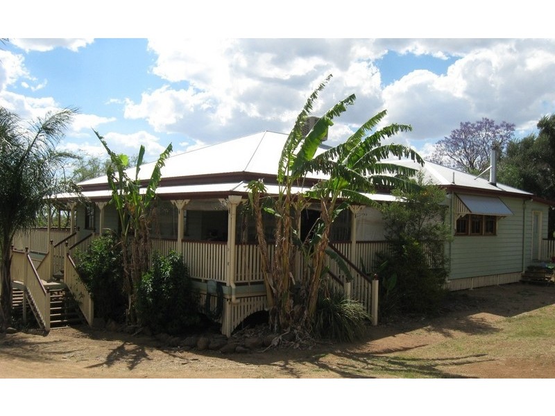 32 Goombunge Road, Kingsthorpe QLD 4400
