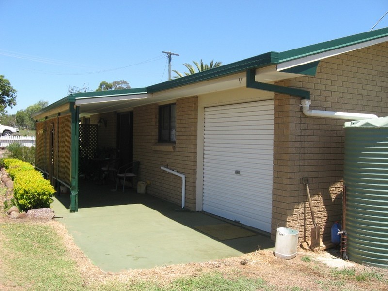 9 Nicholas St, Goombungee QLD 4354