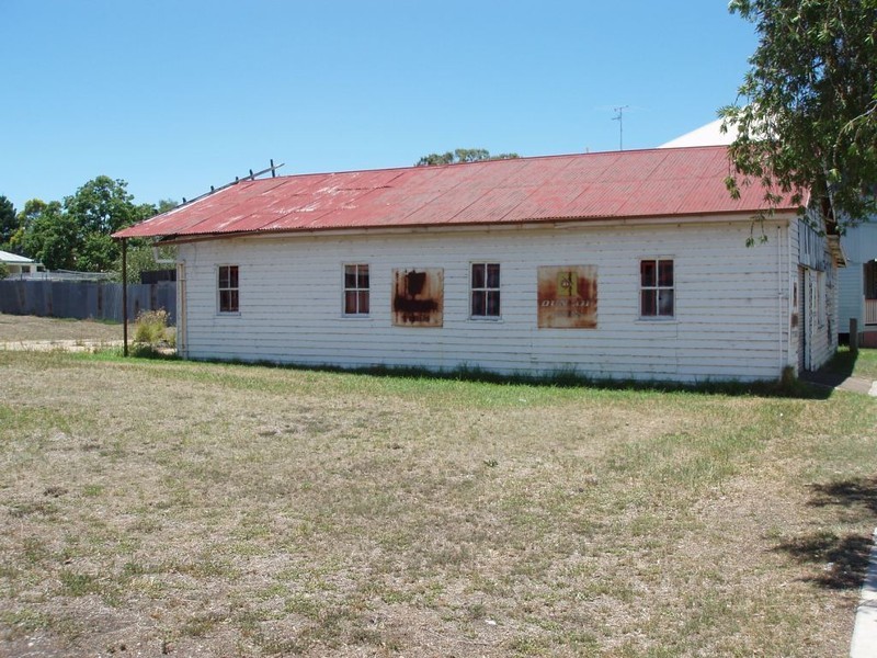 33 Taylor Street, Cecil Plains QLD 4407