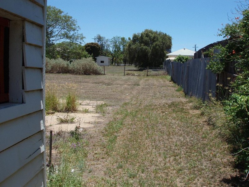 33 Taylor Street, Cecil Plains QLD 4407