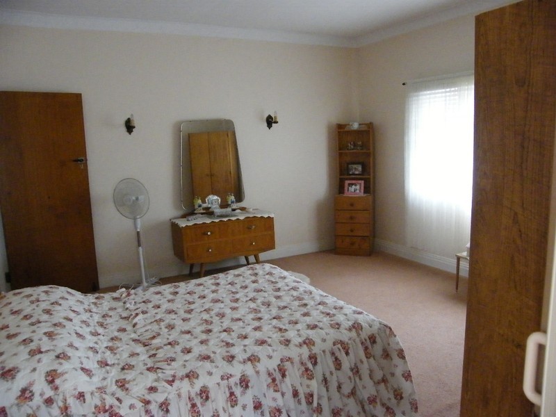 5 Bell Street, Oakey QLD 4401