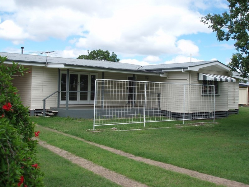 19 Bligh Street, Dalby QLD 4405