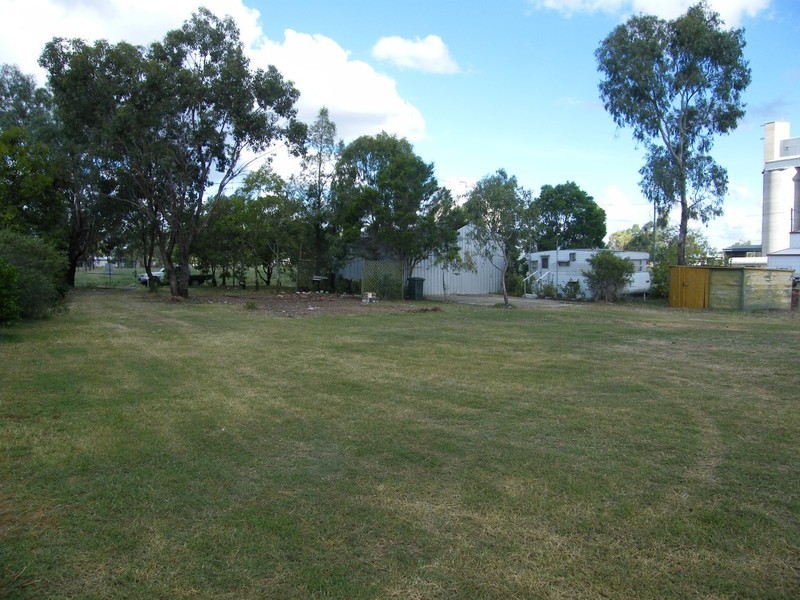 4 Gayle Street, Oakey QLD 4401