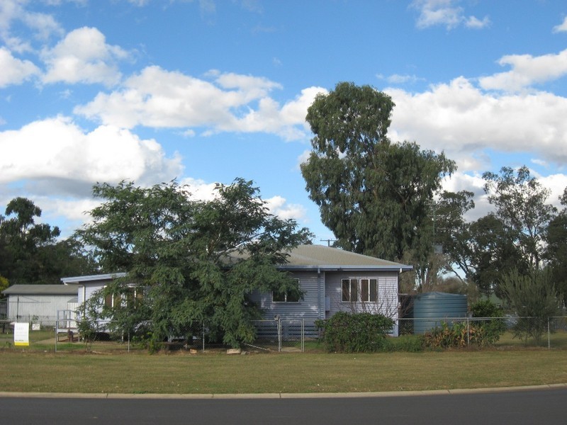 53 York Street, Oakey QLD 4401