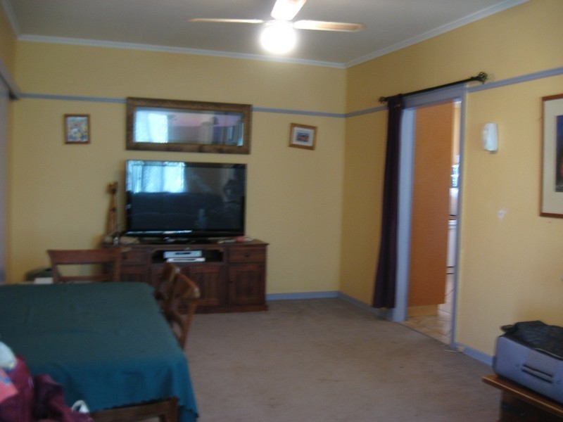 53 York Street, Oakey QLD 4401